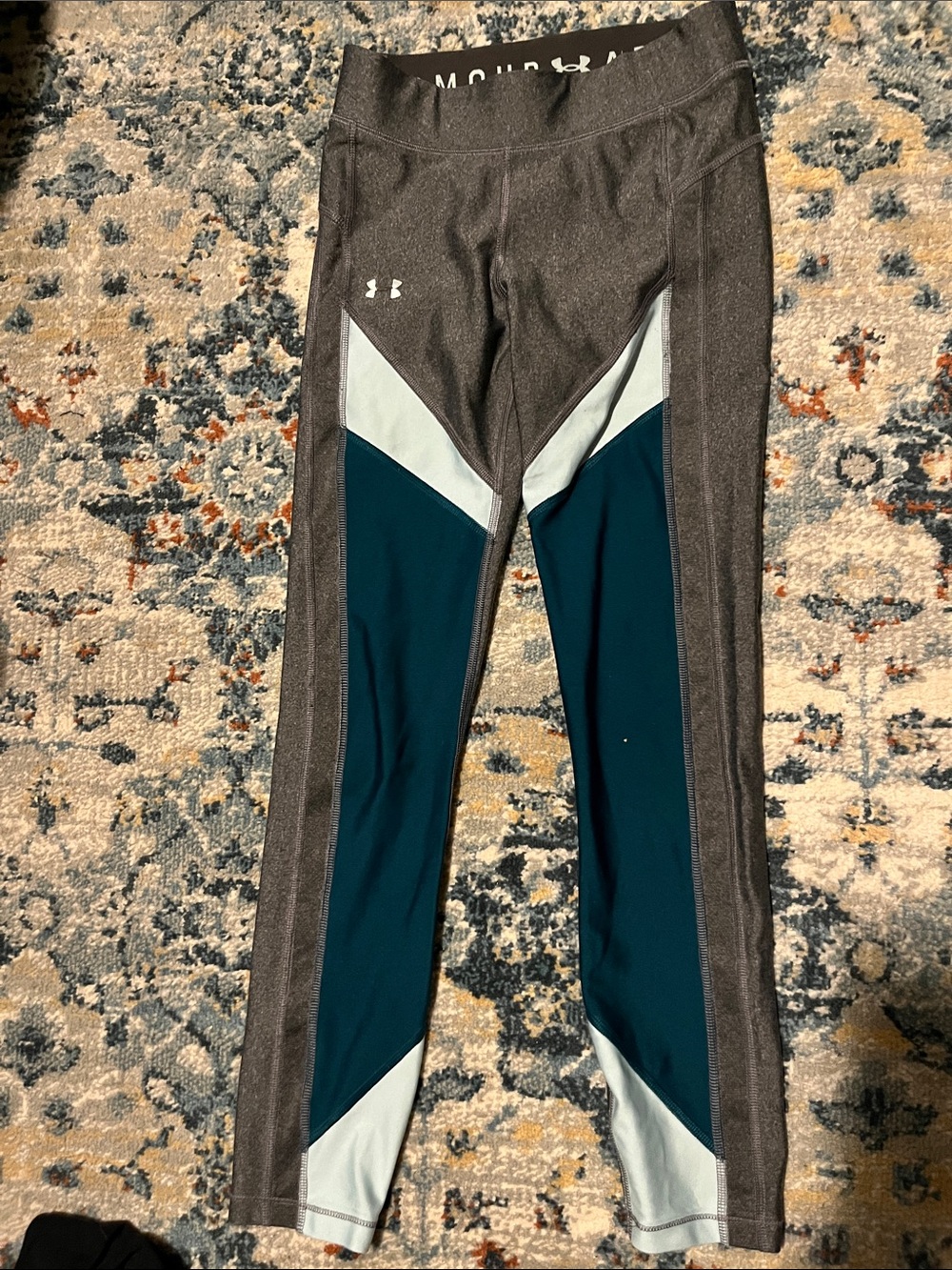 Under Armour heat gear Teal, Light Gray and Charcoal women’s Colorblock Leggings
